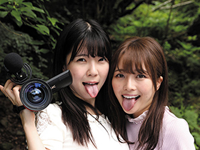 BAN覚悟の過激野外露出配信レズカップル　サンプル画像20